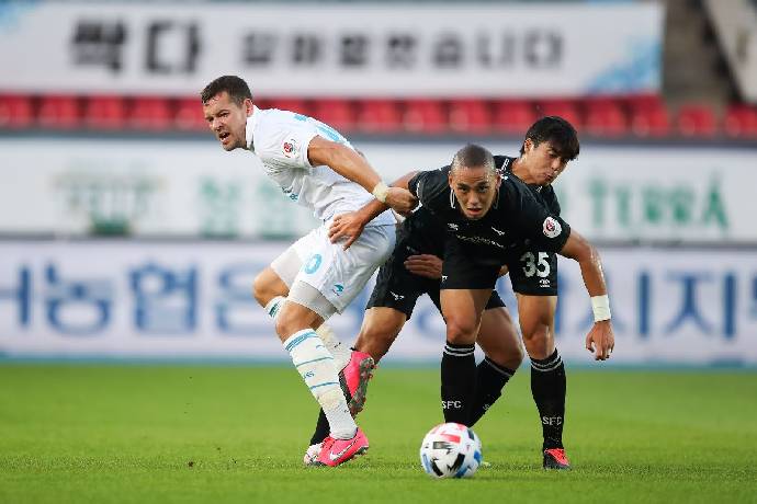 Soi kèo Seongnam vs Pohang Steelers