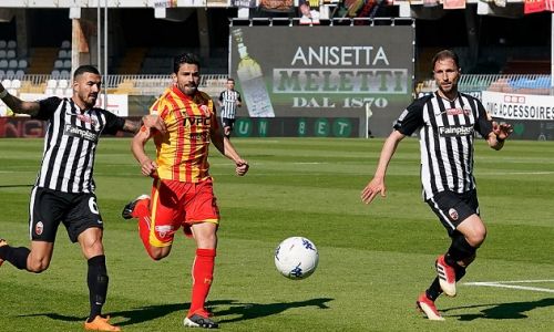 Soi kèo Benevento vs Como 0h30 ngày 24/2 dự đoán giải Hạng 2 Italia