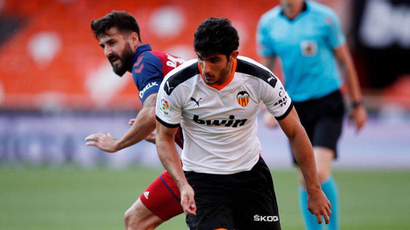 Soi kèo Phạt góc Osasuna vs Valencia
